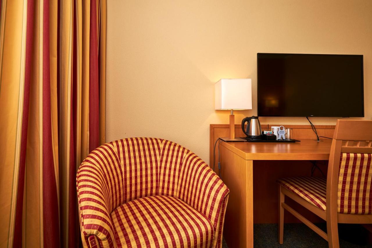 Hotel Schwertfirm Karlsfeld Luaran gambar