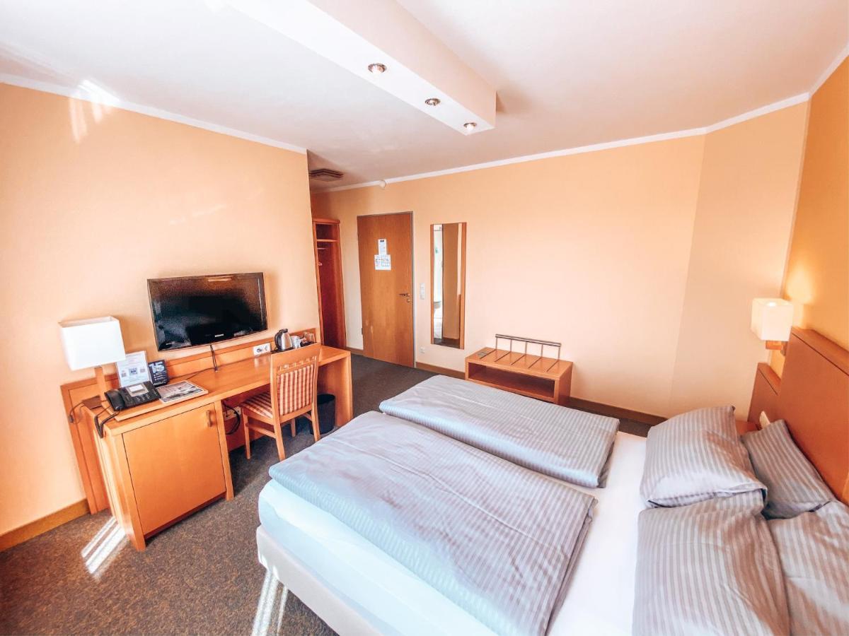 Hotel Schwertfirm Karlsfeld Luaran gambar